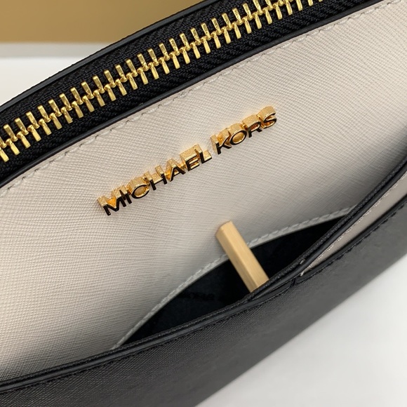 Michael Kors Jet Set Travel Medium Logo Dome Crossbody Bag - Picture 7 of 16